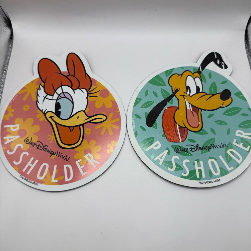 Authentic Walt Disney World Daisy & Pluto Annual Passholder Magnet (2) Lot
